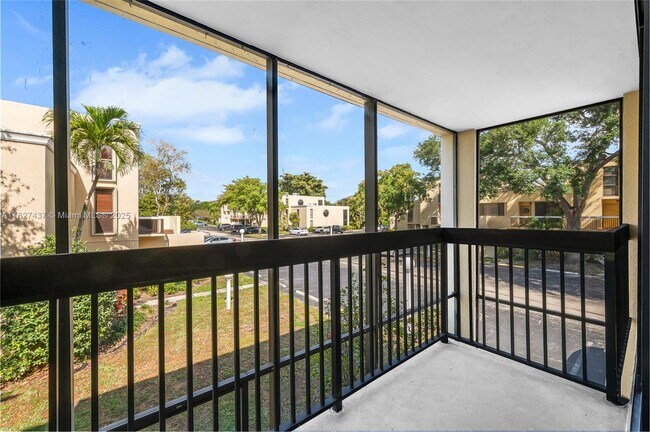 Building Photo - 2821 SW 87th Ave