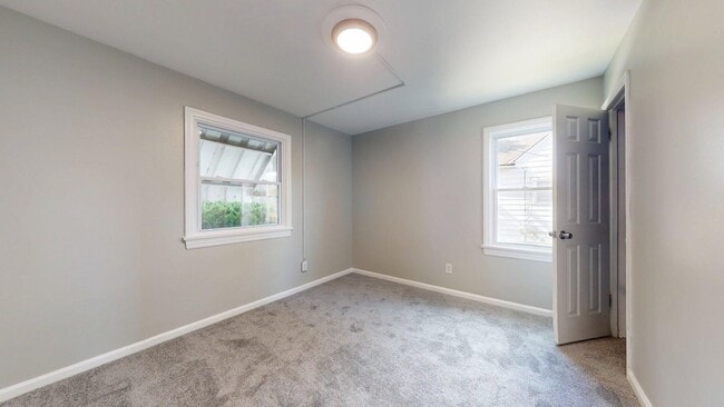 Building Photo - Fulton/W.58th neighborhood; 3 bedroom/2bat...