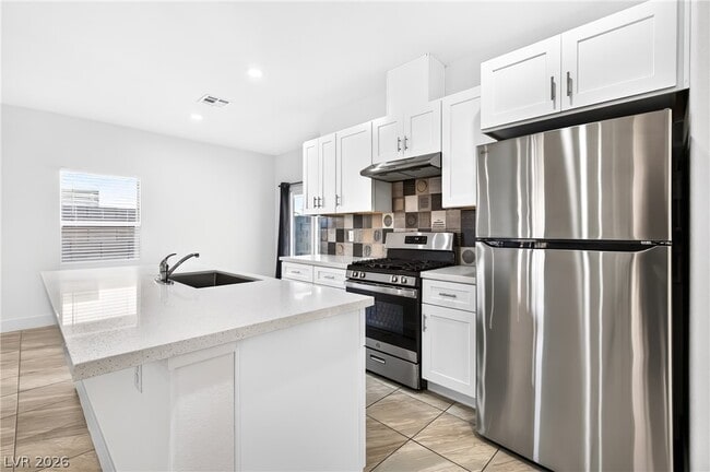 Building Photo - 4078 E Welter Ave