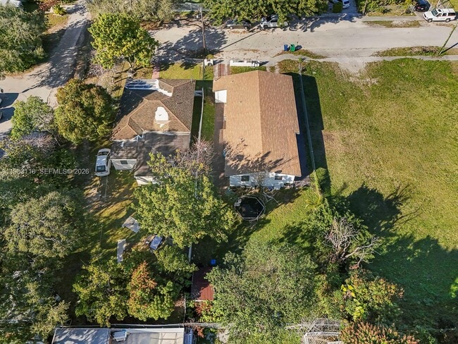 Building Photo - 836 NW 98th St