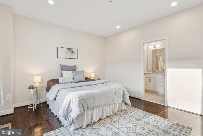 Building Photo - 8091 Red Hook St