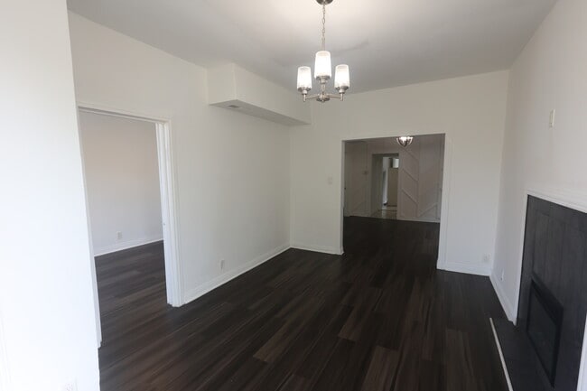 Building Photo - 3532 W Van Buren St