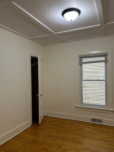 Building Photo - 449 W Mifflin St