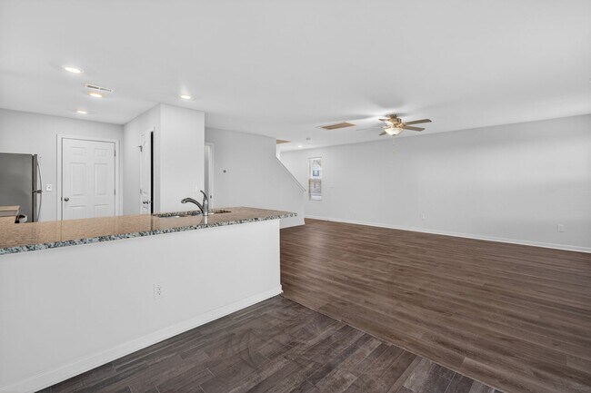 Building Photo - Available now! Stunning 3-Bedroom Home in Meredith Woods