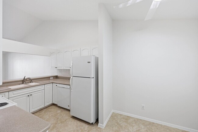 Building Photo - 138 Pebble Shores Dr