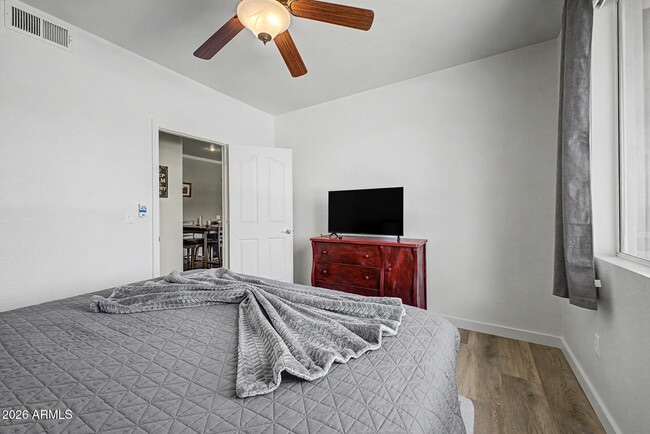Building Photo - 16013 S Desert Foothills Pkwy
