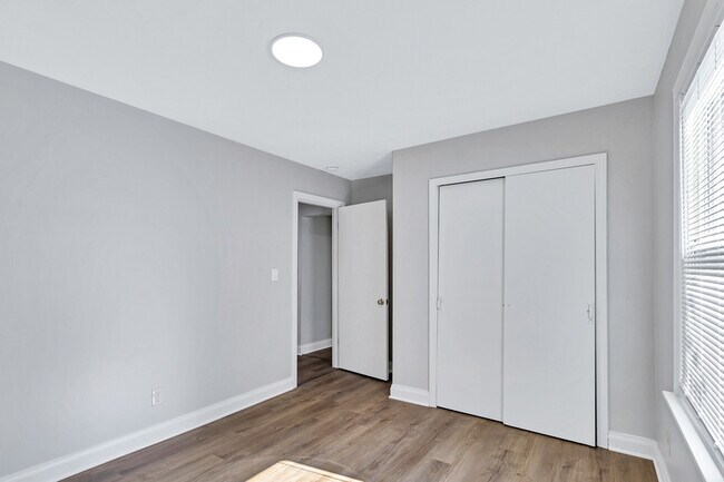 Building Photo - 325 Arbor Ave