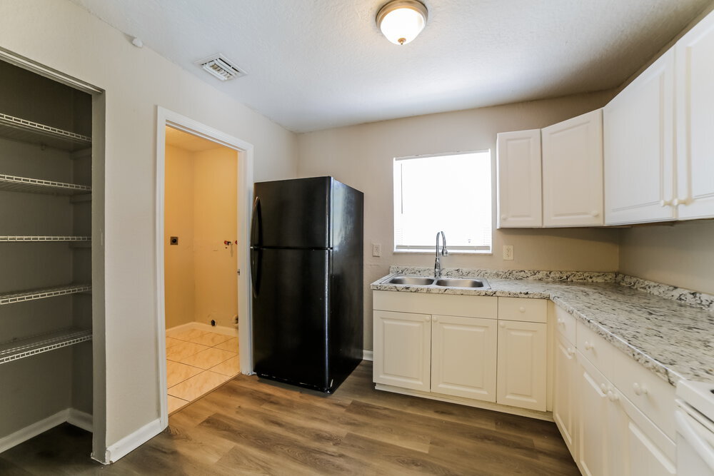 Building Photo - 521 SW 11th Dr