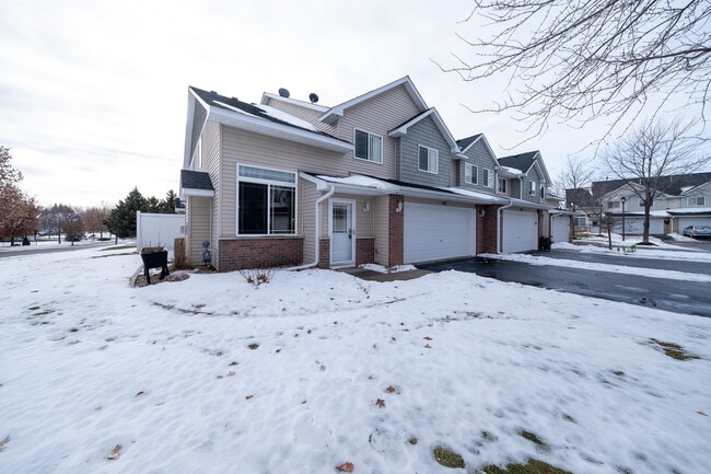 Building Photo - 557 French Ln