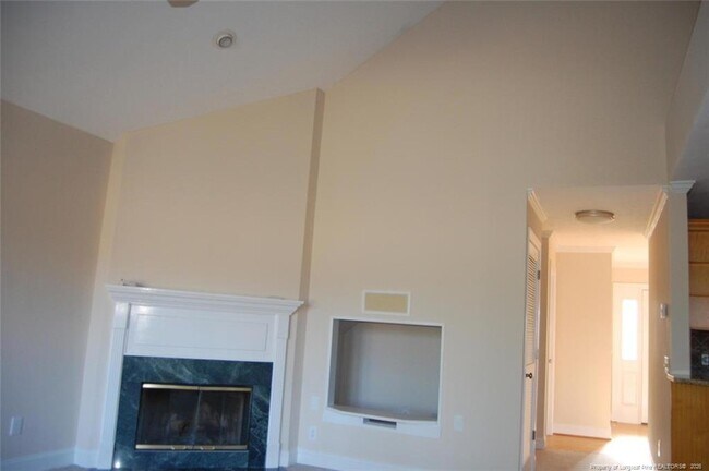 Building Photo - 1165 Greenbriar Dr