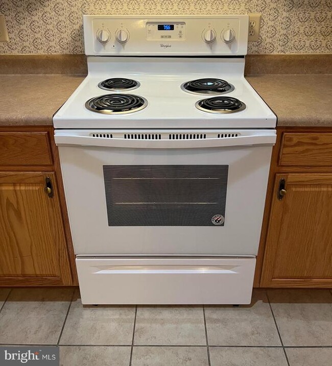 Building Photo - 2037 Powell Dr