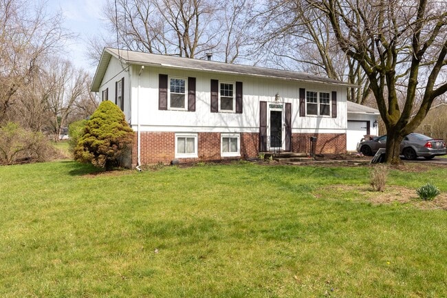 Building Photo - 1204 Middlebury Rd