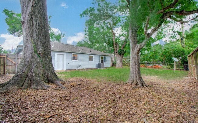 Building Photo - 6510 Cherrydale Dr