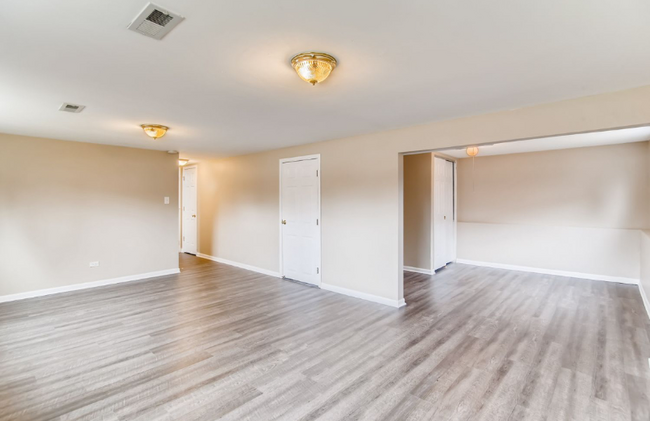 Building Photo - 1380 Alberta Ct