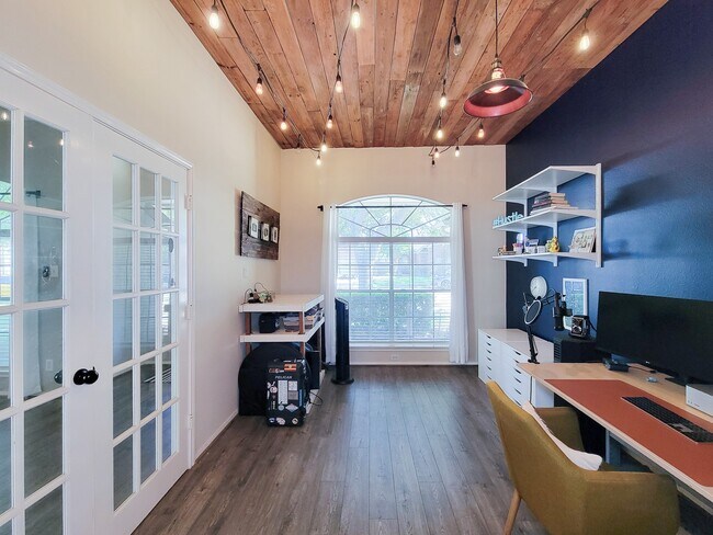 Building Photo - 11115 Brandon Gate