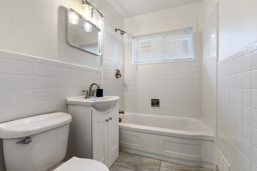 Building Photo - 291 E Garden Ave