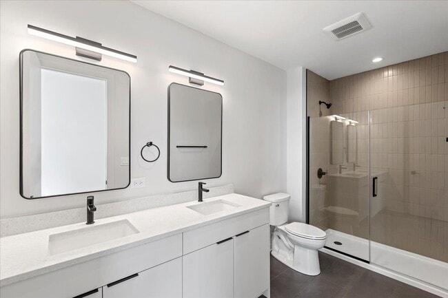 Building Photo - 1934 W North Ave