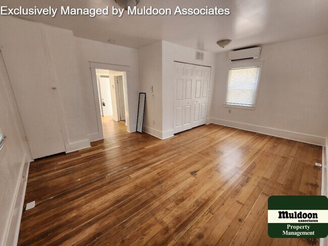 Building Photo - Recently Renovated Home!!