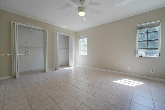 Building Photo - 2401 SW 58th Manor