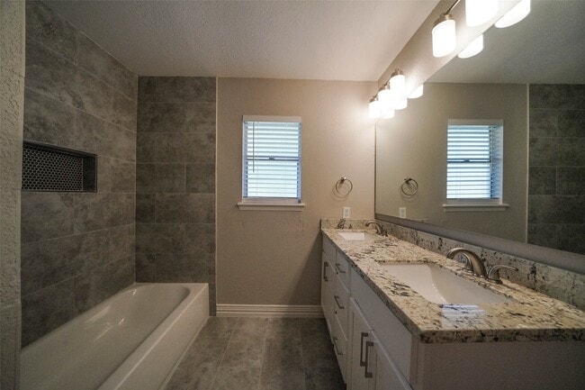 Building Photo - 7818 Beaufort Dr