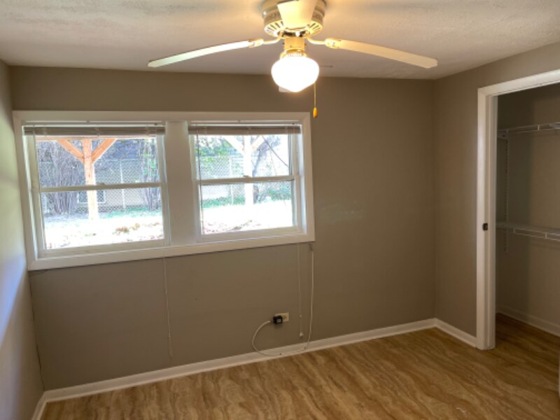 Building Photo - 2426 Highland Cir