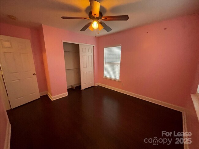 Building Photo - 12728 Cumberland Cove Dr