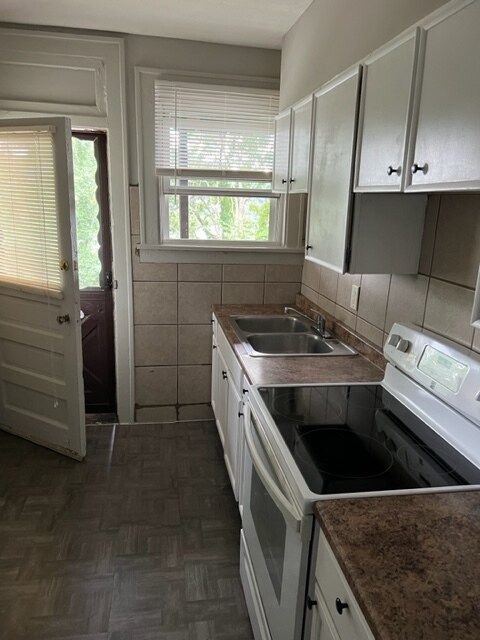 Kitchen - 856 Ohio River Blvd