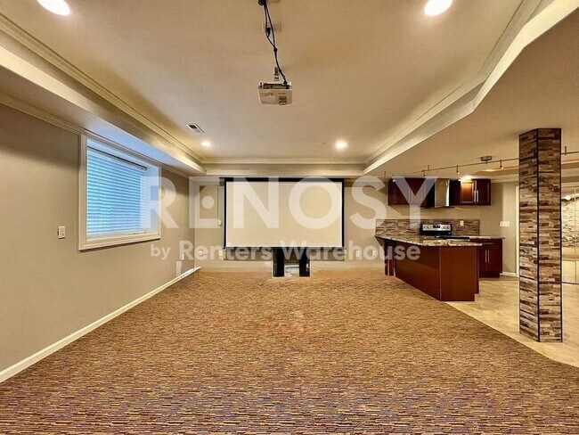 Building Photo - 5 Bedroom Home in Overland Park