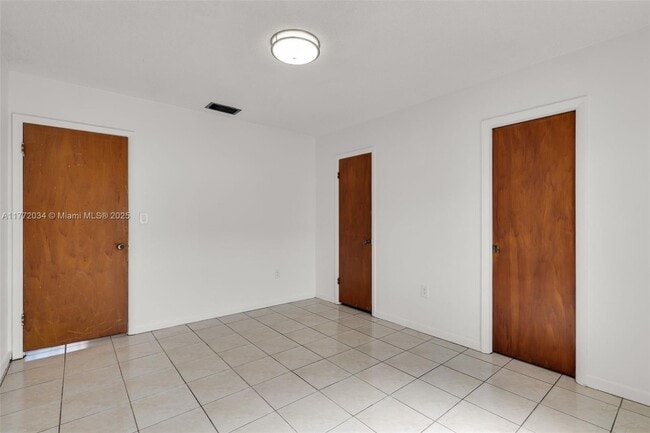 Building Photo - 6732 SW 15th St