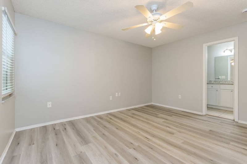 Building Photo - 648 Lake Dexter Cir
