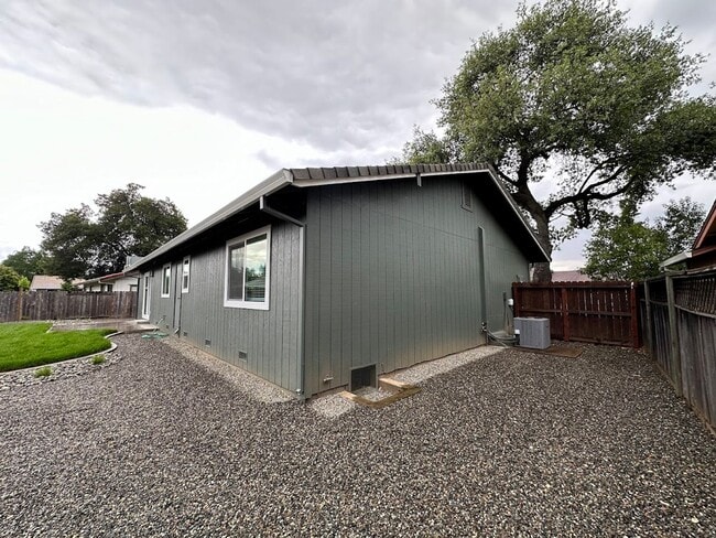 Building Photo - Updated Home with Island Kitchen, LVP Flooring, and Yard Care Included!