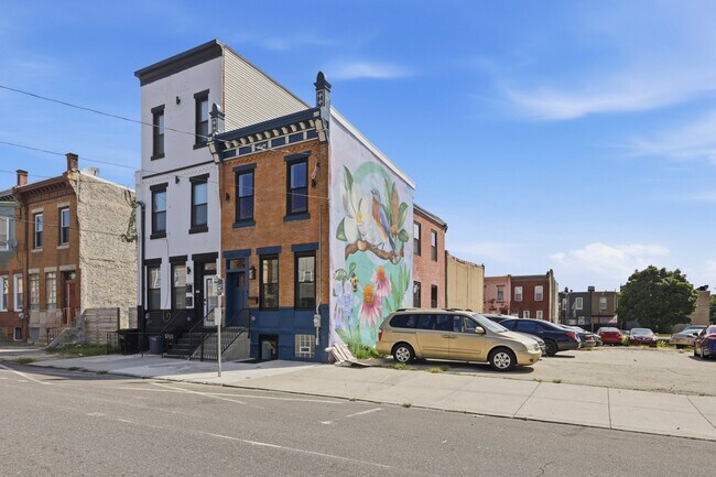 Building Photo - 2409 N 33rd St