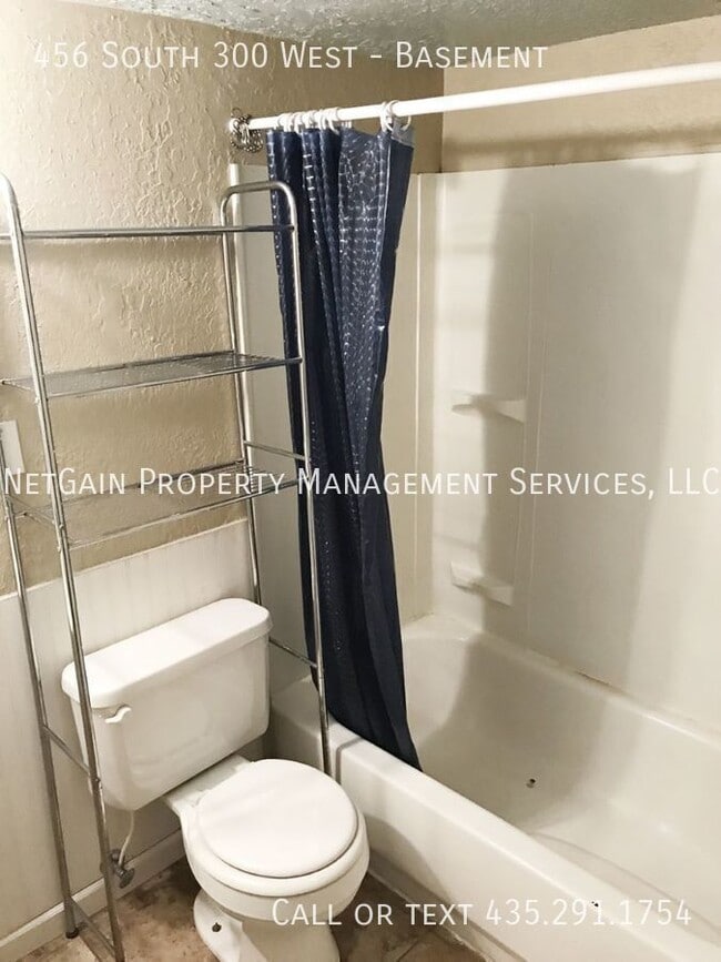 Building Photo - 456 S 300 W