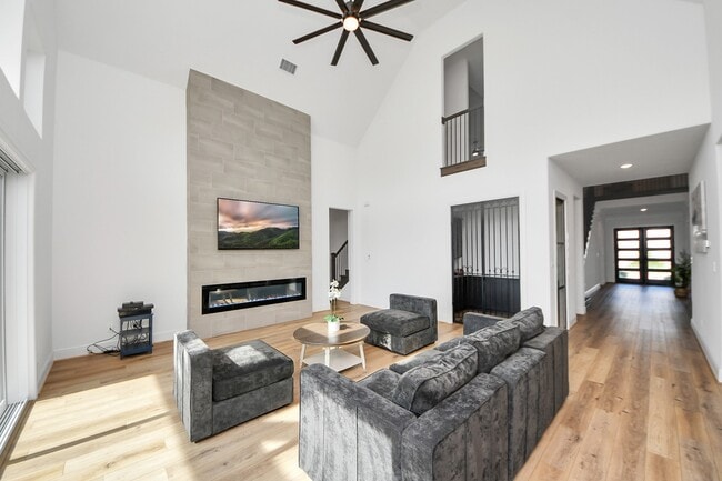 Building Photo - 4914 Olive Province Ln