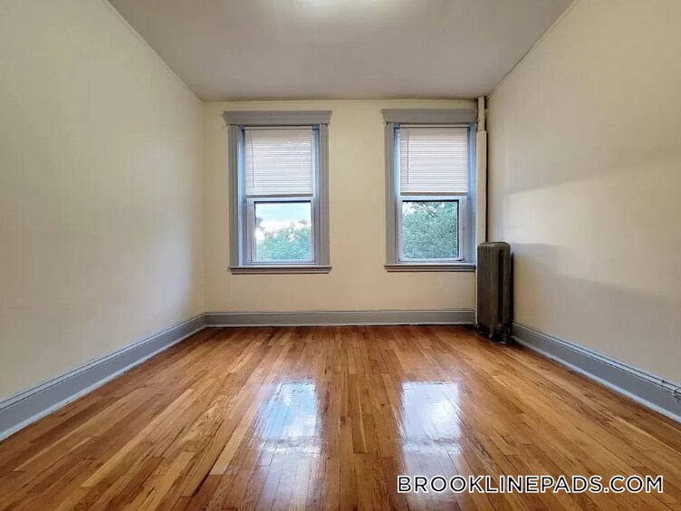 Building Photo - 360 Riverway