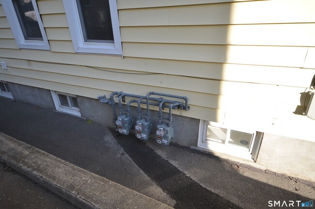 Building Photo - 70 Westfield Ave