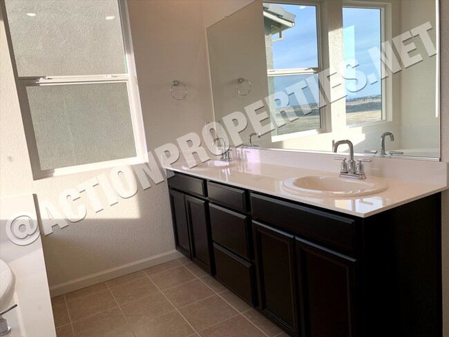 Building Photo - Rocklin Meritage Durango Subdivision - 2 Story 3 Bed, 2.5 bath - 1,833 sqft - NO HOA!