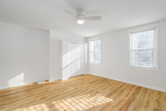 Building Photo - 1635 Catharine St
