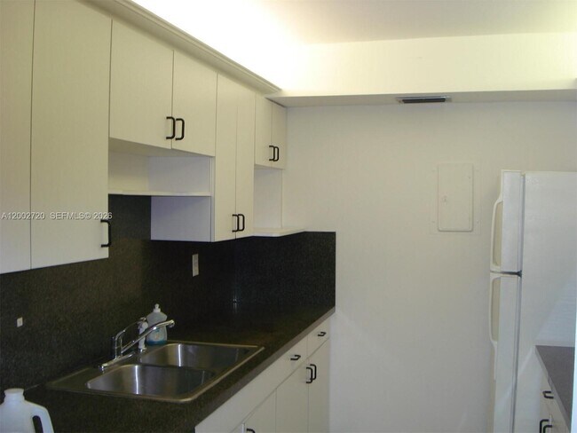 Building Photo - 7933 West Dr