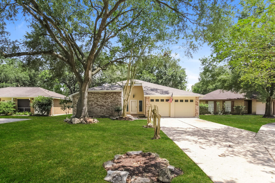 Primary Photo - 120 WoodCrest Dr
