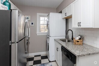 Interior Photo - Avenue Willow