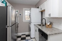 Interior Photo - Avenue Willow