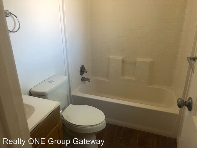 Building Photo - 2 br, 2 bath House - 209 E. Las Praderas