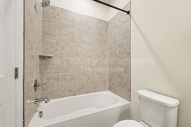 Building Photo - 6222 Cleburne Ct