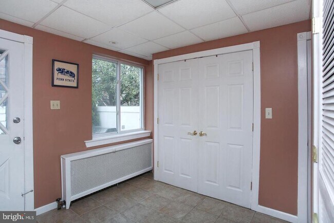 Building Photo - 207 Lauriston St