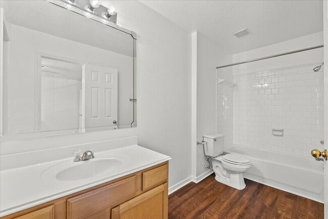 Building Photo - 2107 Roatan Calle