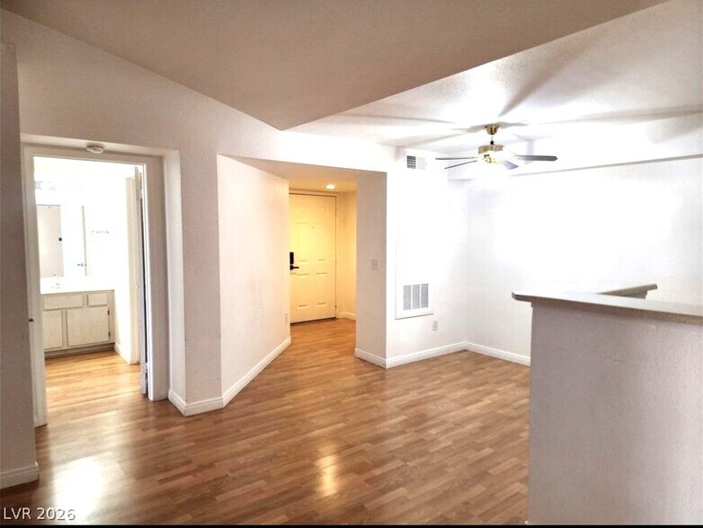 Building Photo - 231 W Horizon Ridge Pky