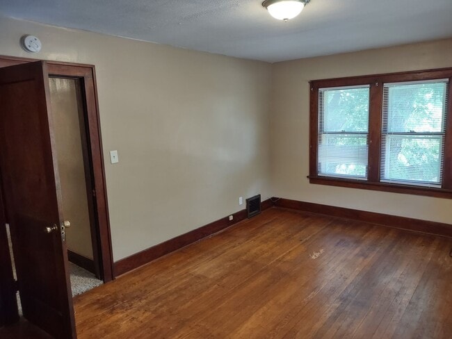 Building Photo - 1417 N 31st St