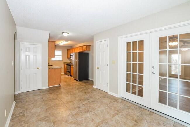 Building Photo - 6828 Shorey Ln
