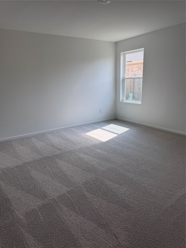 Building Photo - 3088 Fantasy Ter Dr